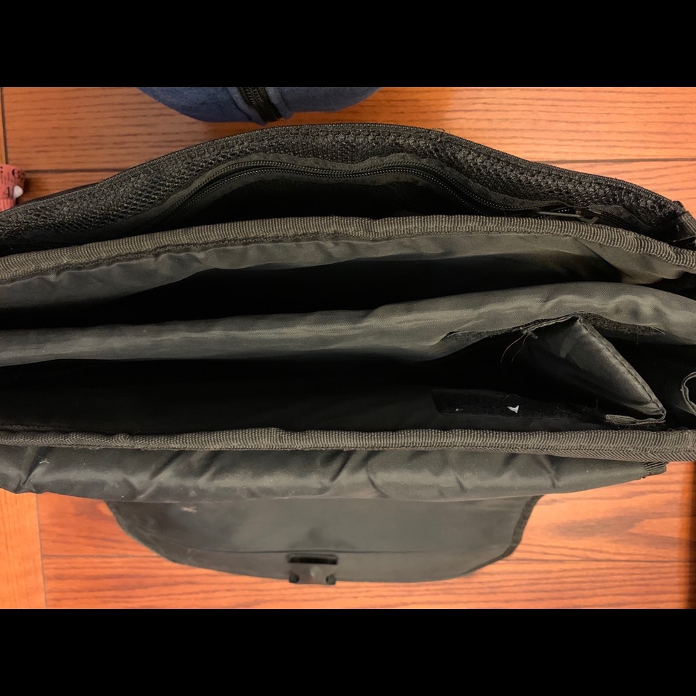 Targus computer messenger bag - Picture 3 of 6
